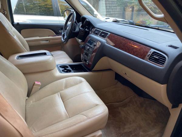 2007 Black Suburban with leather. Runs great! for sale in Creola, AL – photo 3