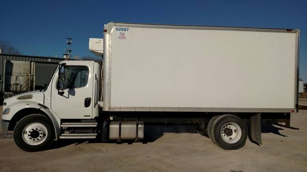 2012 Freightliner M106 Reefer Straight Truck 18 Foot for sale in Fond Du Lac, WI – photo 5