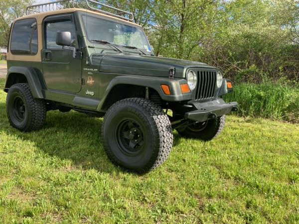 Jeep Wrangler Sahara Edition Clean NO RUST - - by for sale in Ellington, CT – photo 2