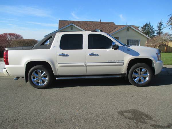 2008 Chevy Avalanche LTZ, Pearl White, Sunroof, Nice Condition! -... for sale in Tacoma, WA – photo 7