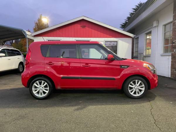 2013 KIA SOUL WAGON 4D Wagon - cars & trucks - by dealer - vehicle... for sale in Portland, OR – photo 2