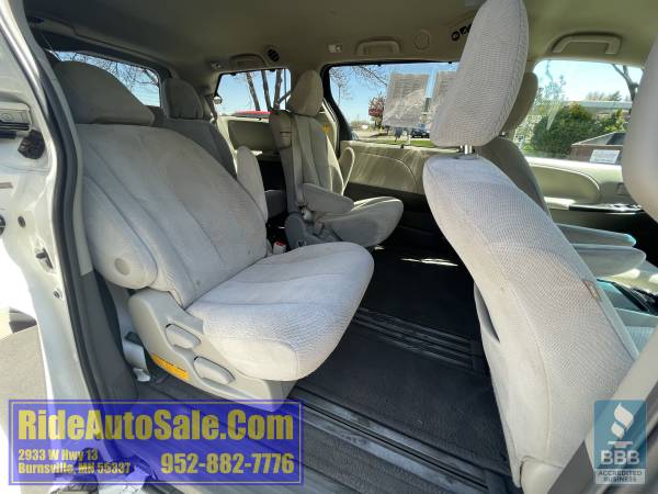 2011 Toyota Sienna LE 7-8 passenger quads Dual AC 3 5 V6 very clean for sale in Burnsville, MN – photo 17