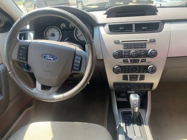 2008 Ford Focus SE 4dr Sedan - cars & trucks - by dealer - vehicle... for sale in milwaukee, WI – photo 10