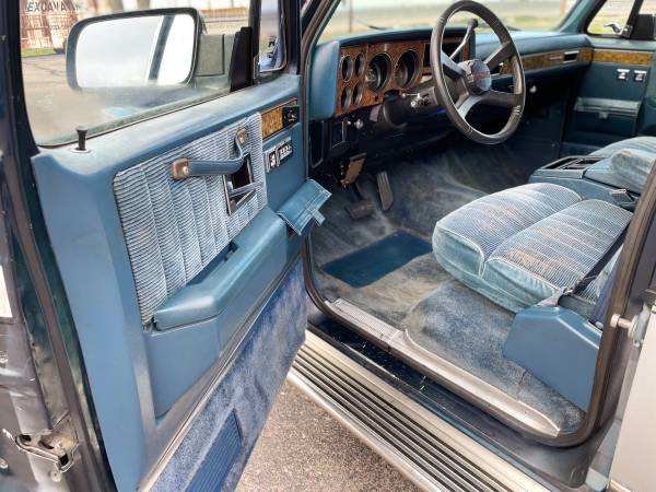 1991 Chevy suburban for sale in Denver , CO – photo 14