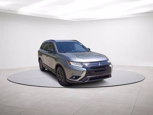 2020 Mitsubishi Outlander LE S-AWC w/3rd Row Sunroof - cars & for sale in Wilmington, NC – photo 3