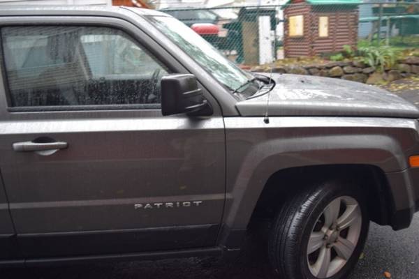 *2012* *Jeep* *Patriot* *Latitude 4dr SUV* - cars & trucks - by... for sale in Paterson, CT – photo 14
