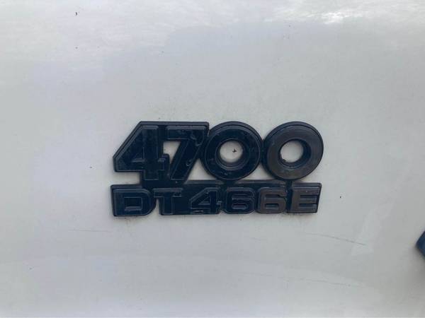 2000 International 4000 series 4700 refer truck straight 6 box truck for sale in Utica, MI – photo 10
