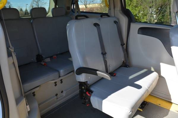 2014 Dodge Grand Caravan Braun Mobility Van - FREE WARRANTY... for sale in Crystal Lake, SD – photo 7