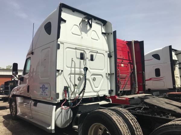 2012 Freightliner Cascadia for sale in Grayslake, IL – photo 3