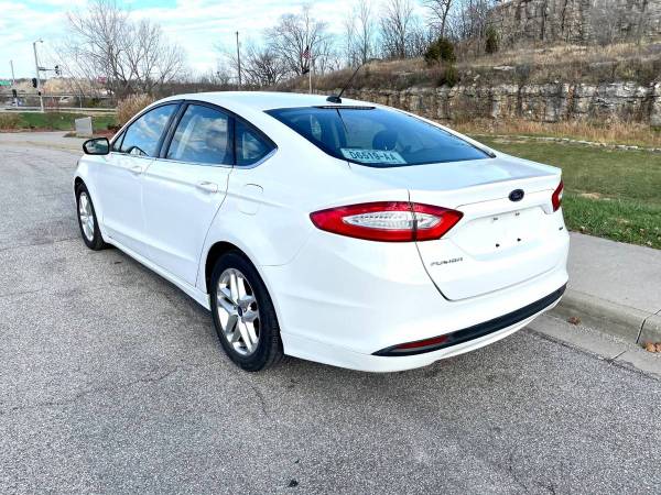 2013 Ford Fusion SE 63k - Flawless - Free Warranty!! - cars & trucks... for sale in Kansas City, MO – photo 4
