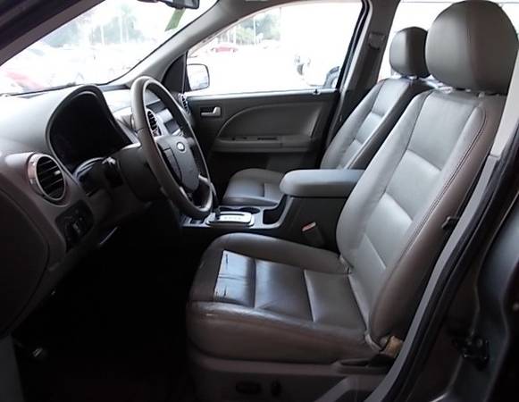 * 2006 Ford Freestyle * 3rd Row Seating * - cars & trucks - by... for sale in Palm Harbor, FL – photo 7