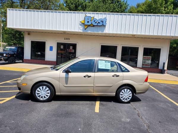 2007 Ford Focus $70 wk - cars & trucks - by dealer - vehicle... for sale in Bentonville, AR – photo 2