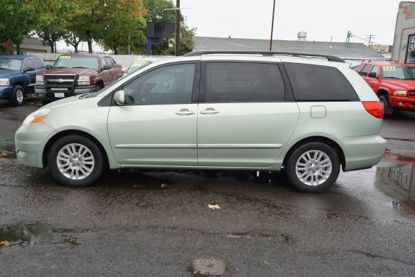 ☾ 2009 Toyota Sienna XLE Limited Minivan ▶ Reliable ▶ ▶ - cars &... for sale in Eugene, OR – photo 9
