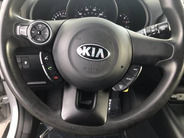 2016 Kia Soul Base - - by dealer - vehicle automotive for sale in Coos Bay, OR – photo 12