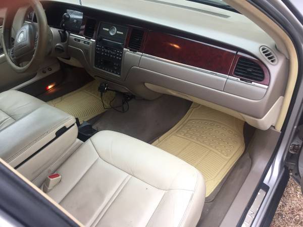 2004 Lincoln town car low miles!!!!! - cars & trucks - by owner -... for sale in 62225, MO – photo 17