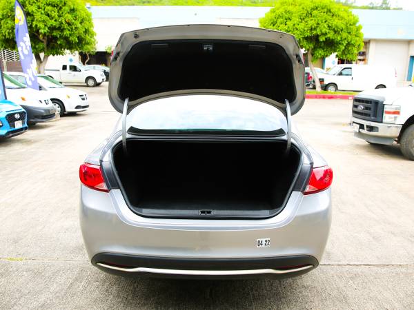 2016 Chrysler 200 Limited Sedan, Backup Cam, Auto, 4-Cyl, Silver for sale in Pearl City, HI – photo 10