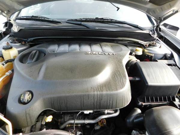 2013 Dodge Avenger SE V6 - - by dealer - vehicle for sale in Des Moines, IA – photo 11