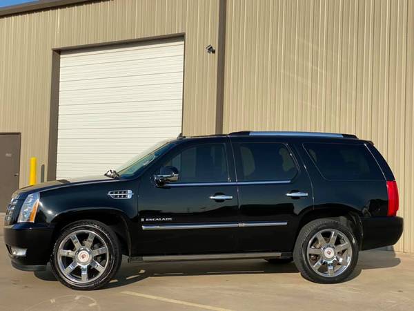 2009 Cadillac Escalade Premium AWD 6.2L Loaded with Every Option! -... for sale in Oklahoma City, OK – photo 4
