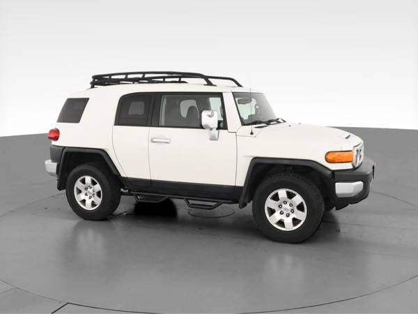 2010 Toyota FJ Cruiser Sport Utility 2D suv White - FINANCE ONLINE -... for sale in Akron, OH – photo 14