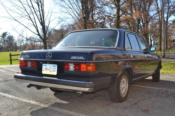 1983 Mercedes 240D - cars & trucks - by owner - vehicle automotive... for sale in Lancaster, PA – photo 4