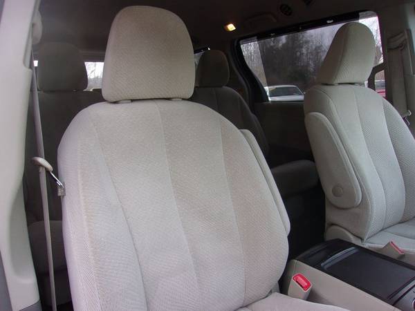 2014 Toyota Sienna LE 8-Seat, 101k Miles, White/Grey, P Doors for sale in Franklin, VT – photo 10
