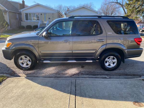 2006 Toyota Sequoia SR5 4X4 very low miles - cars & trucks - by... for sale in Chicago, IL