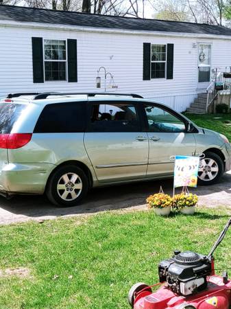 2007 Toyota Sienna for sale in Sauquoit, NY – photo 3