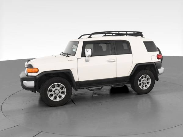 2013 Toyota FJ Cruiser Sport Utility 2D suv White - FINANCE ONLINE -... for sale in Arlington, District Of Columbia – photo 4