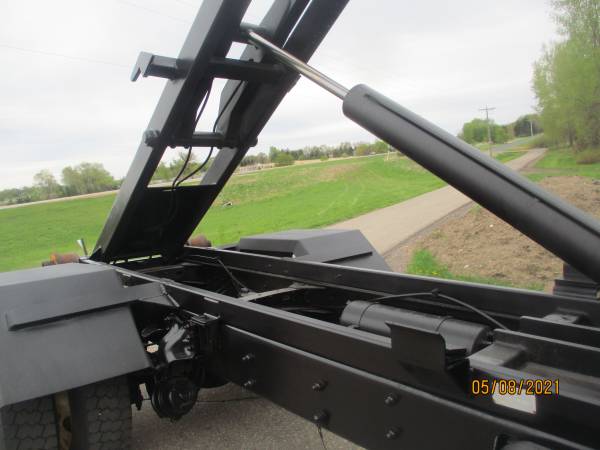 2007 Sterling Acterra Hooklift Truck 1 Owner Perfect for sale in Jordan, MN – photo 22
