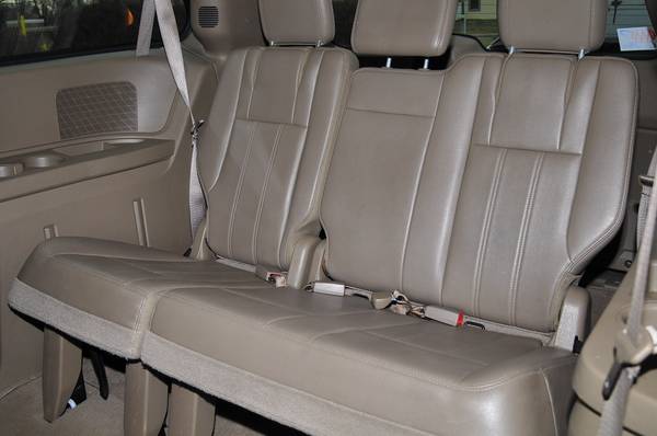 12 Chrysler Town and Country Stow and Go Low Miles Clean Inspected for sale in Philadelphia, PA – photo 13