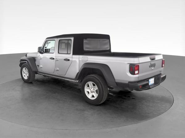 2020 Jeep Gladiator Sport Pickup 4D 5 ft pickup Gray - FINANCE... for sale in Chicago, IL – photo 7