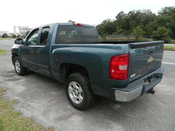 CHEVROLET SILVERADO EXT CAB LT LOW MILES NCIE TRUCK - cars & trucks... for sale in Jacksonville, FL – photo 4