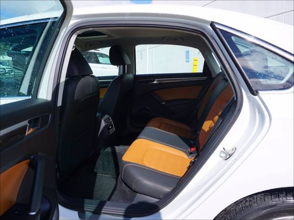 2018 Volkswagen VW Passat V6 SEL Premium - - by dealer for sale in Cincinnati, OH – photo 7