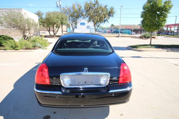 2003 LINCOLN TOWN CAR SIGNATURE ONE OWNER IN EXCELLENT CONDITION!! -... for sale in Dallas, TX – photo 8
