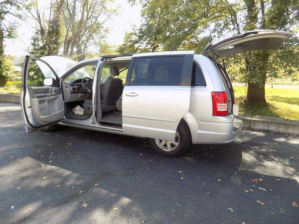 2008 Chrysler Town Country 4dr Wgn Touring for sale in Norton, OH – photo 11