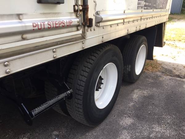 2009 Sterling Box Truck - - by dealer - vehicle for sale in Thonotosassa, FL – photo 4