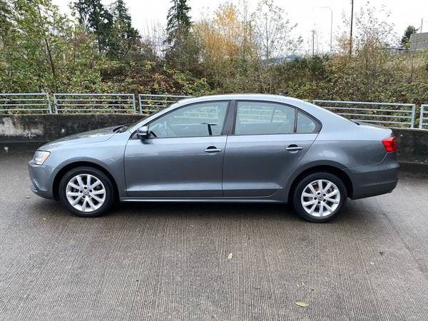 2012 Volkswagen Jetta SE PZEV 4dr Sedan 6A w/ Convenience and... for sale in Lynnwood, WA – photo 2