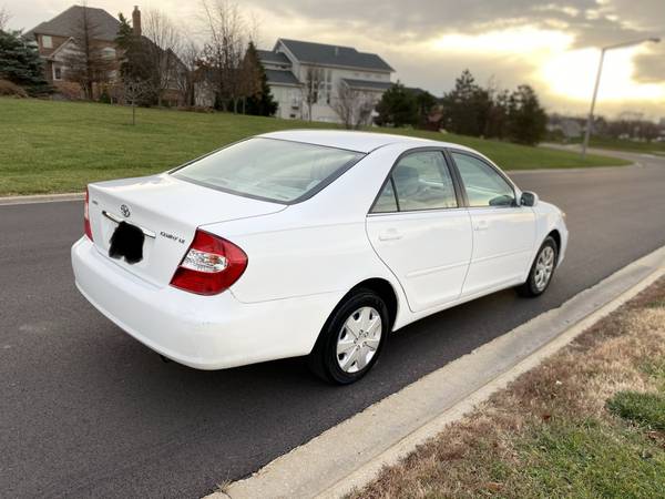 2003 Toyota Camry Le - cars & trucks - by owner - vehicle automotive... for sale in Willowbrook, IL – photo 3