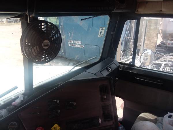 Freightliner Truck FD1 for sale in Midland, TX – photo 6