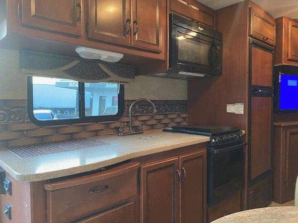 2014 Thor Hurricane 34e Class A - - by dealer for sale in Ocala, FL – photo 10