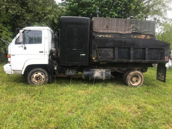 1992 Isuzu NRR Diesel Dump Truck For Sale for sale in Silver Spring, District Of Columbia – photo 6