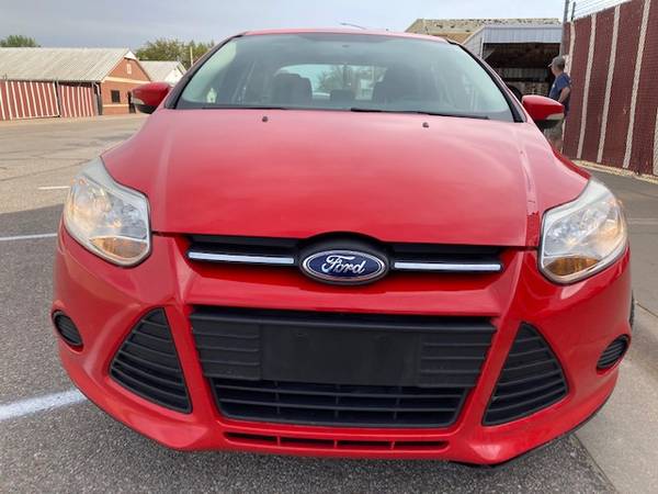 2014 Ford Focus SE, automatic, new tires, local owned, clean & ready for sale in Benton, KS – photo 2