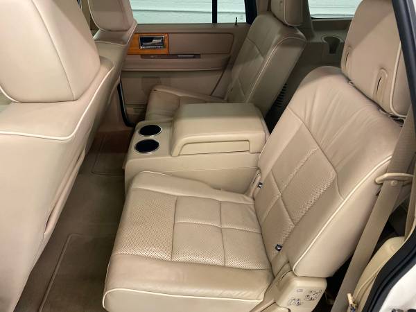 2007 Lincoln Navigator L. Luxury 4dr SUV - cars & trucks - by dealer... for sale in Pinellas Park, FL – photo 16