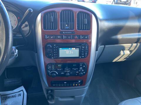 2005 Chrysler Town & Country Minivan Clean Carfax Leather for sale in Nampa, ID – photo 11