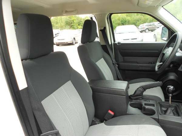 Dodge Nitro SXT 4WD SUV 6 Speed Manual 85K miles**1 Year Warranty*** for sale in Hampstead, MA – photo 12