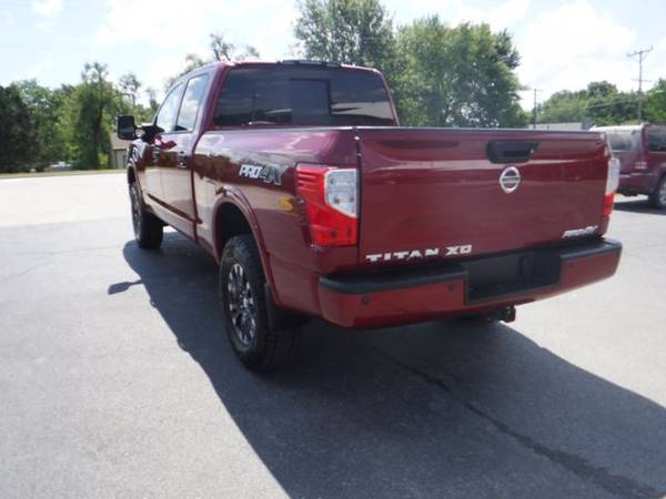 2016 Nissan TITAN XD Crew Cab 4WD PRO-4X Pickup 4D 6 1/2 ft Trades Wel for sale in Harrisonville, MO – photo 5