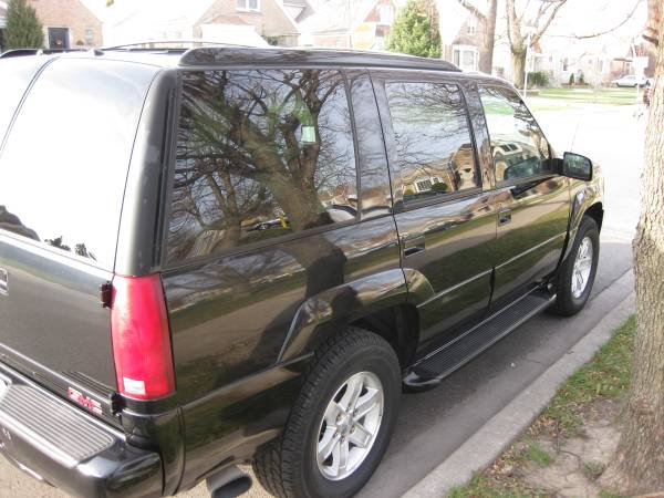 2000 GMC Yukon Denali 4x4 - cars & trucks - by owner - vehicle... for sale in Chicago, IL – photo 2