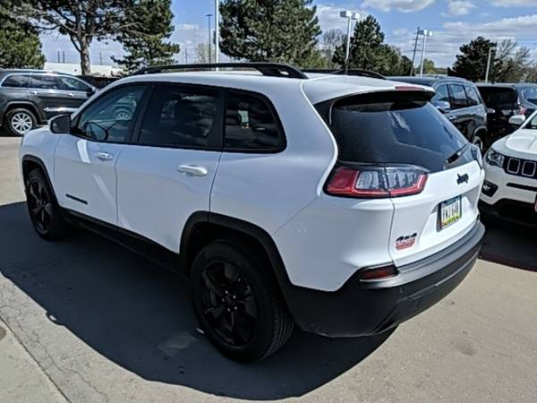 2019 Jeep Cherokee 4WD 4D Sport Utility/SUV Latitude Plus - cars & for sale in Waterloo, IA – photo 5