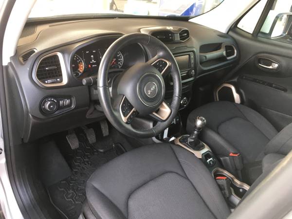 2017 Jeep Renegade Latitude 6 Speed 4x4 - cars & trucks - by dealer... for sale in Prescott Valley, AZ – photo 5