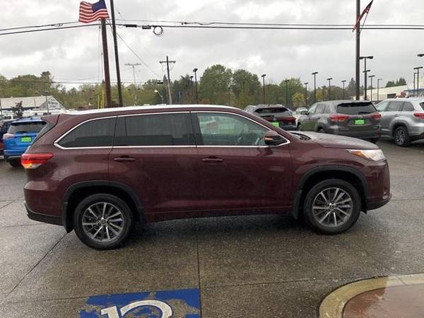 2018 Toyota Highlander XLE CALL/TEXT - cars & trucks - by dealer -... for sale in Gladstone, OR – photo 6